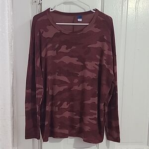 Old Navy Maroon Camouflage Long Sleeve Shirt